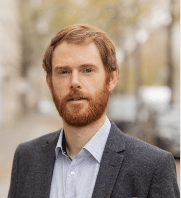 Ein Portrait von Julian Schmitz.