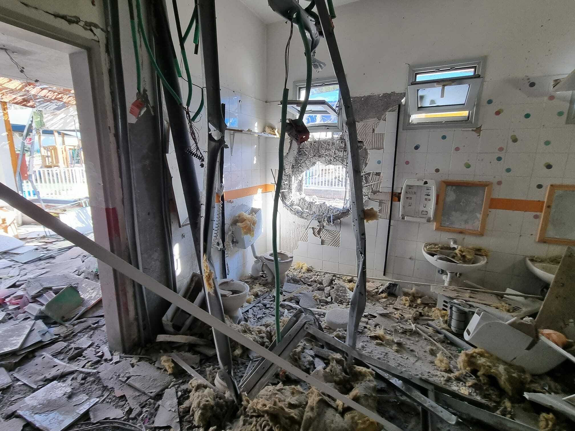 Ein zerstörter Kindergarten in Be'eri