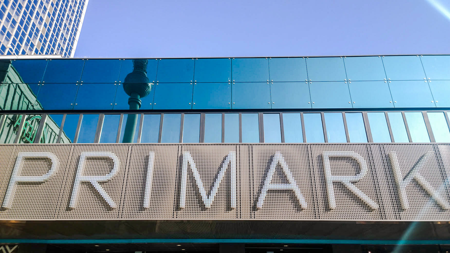 Der Standort ist die beste Werbung: Primark am Berliner Alexanderplatz