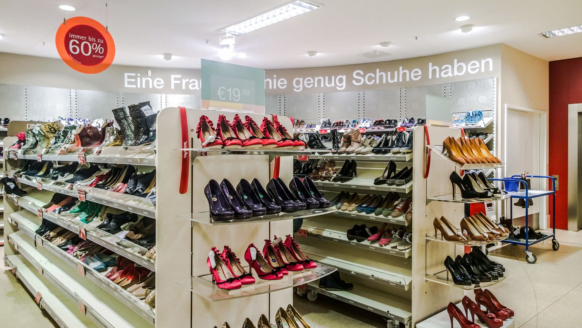 "Eine Frau kann nie genug Schuhe haben", findet TK Maxx