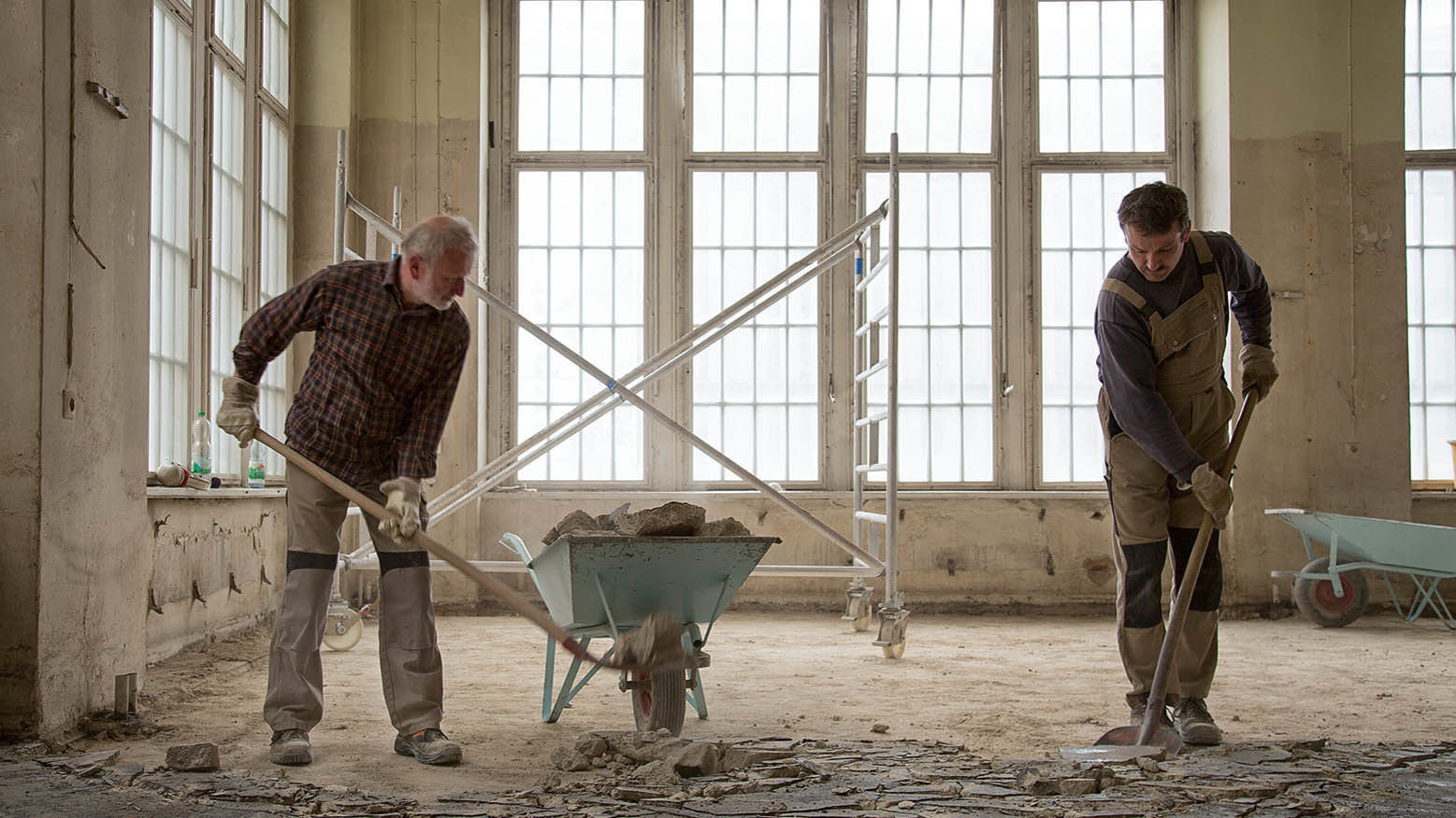 Bevor das Kaufhaus mit neuem Leben gefüllt werden kann, musste die komplette Inneneinrichtung entfernt werden