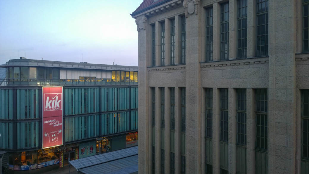 Kik lässt schön grüßen: Blick auf Kaufhaus und "City Center" dahinter