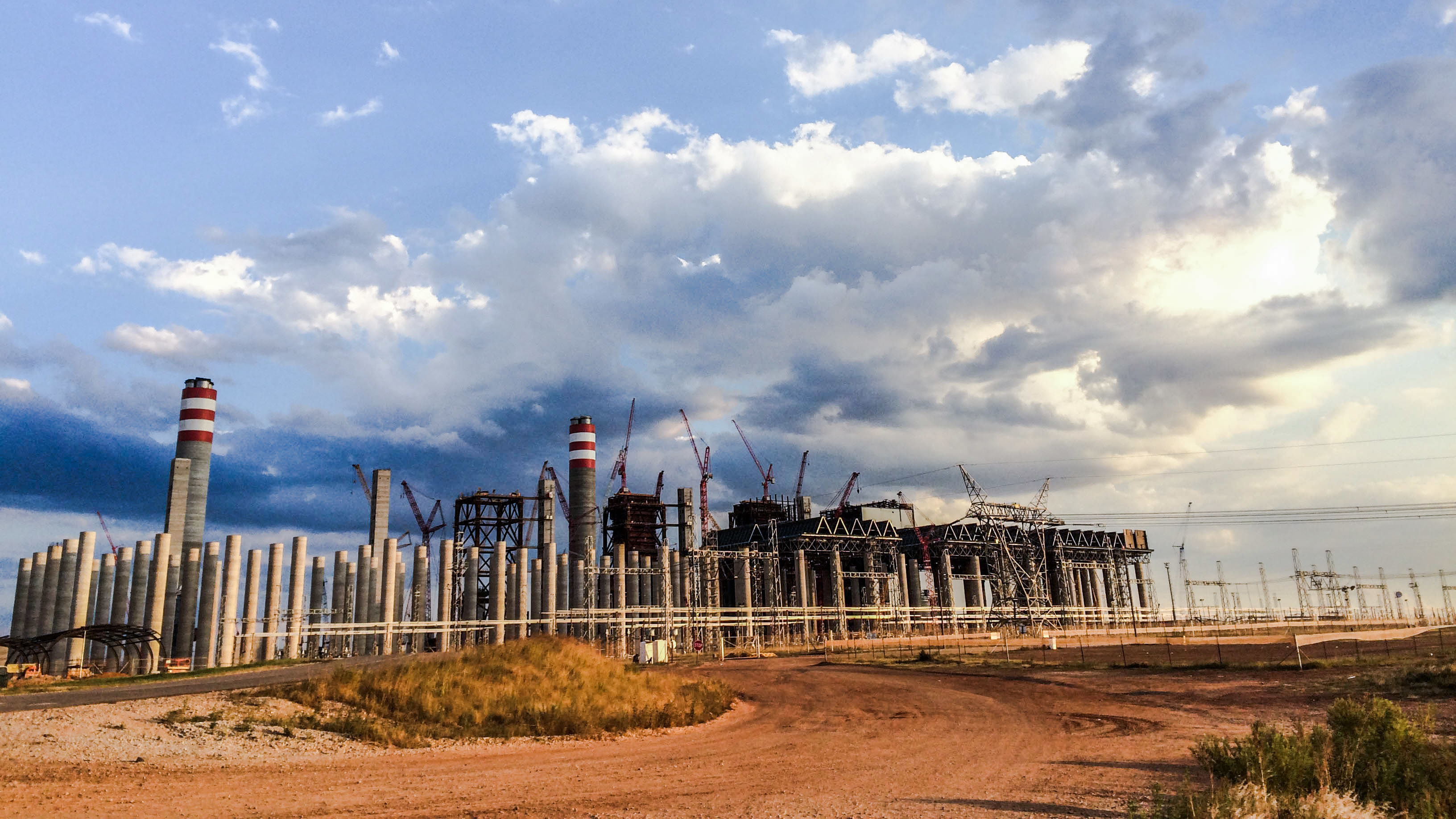 Der erste Meiler des Kohlekraftwerks Kusile in Mpumalanga soll 2017 ans südafrikanische Stromnetz gehen.