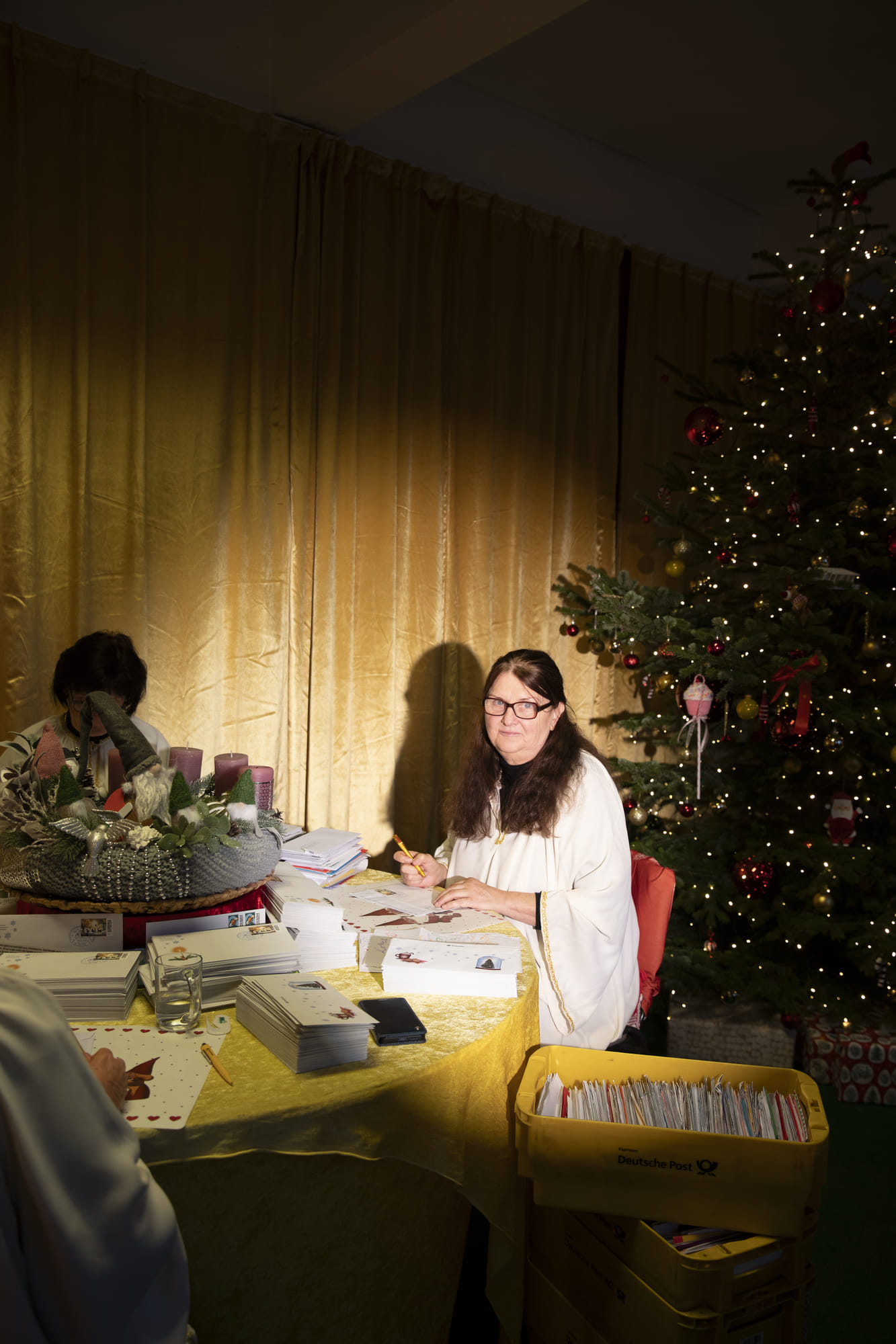 Vor 41 Jahren kamen zwei Wunschzettel in der Postfiliale an, Kornelia Matzke beantwortete die Briefe. 