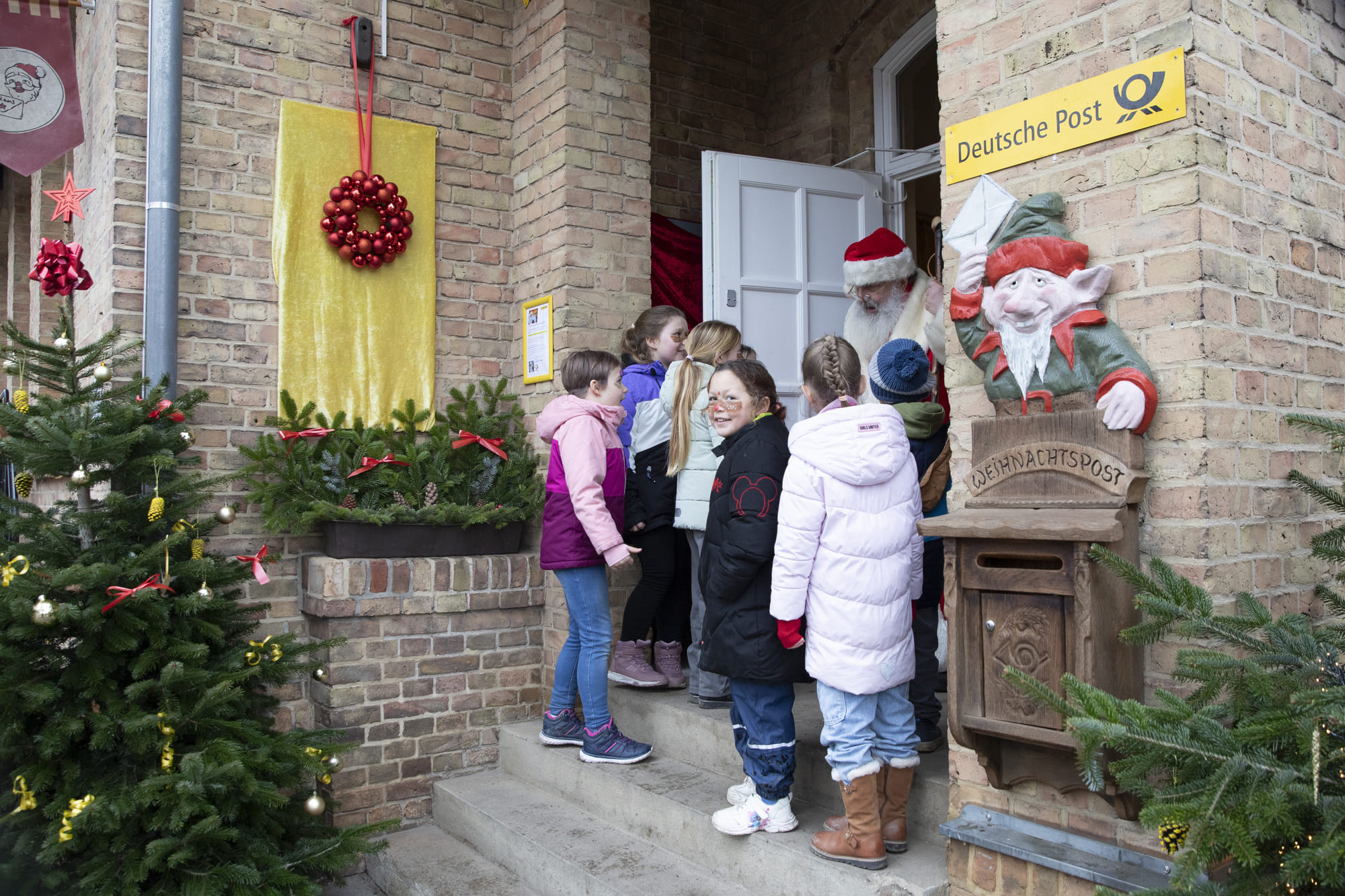 An nur wenigen Tagen können die Kinder ihre Wunschzettel persönlichen an den Weihnachtsmann übergeben. 